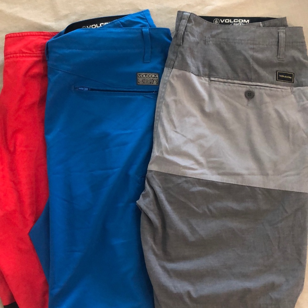 Men’s swim size 36 lot 3 pairs!!